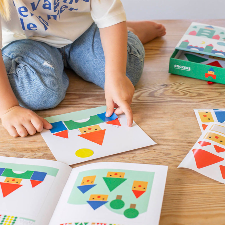 Stickerspel Geometrische Dorpjes 3 19432 apli kids detail